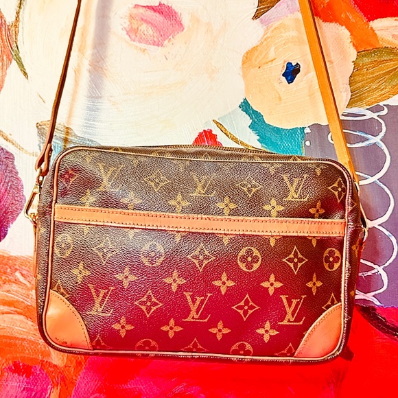 Louis Vuitton Handbags - Louis Vuitton Monogram Brown and Tan Crossbody Bag